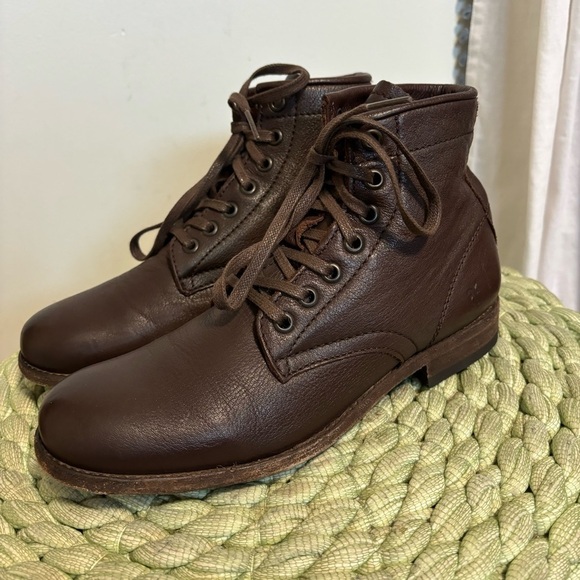 FRYE Tyler Lace Up Chocolate Dark Brown Leather Lace Up Boots - Picture 1 of 11